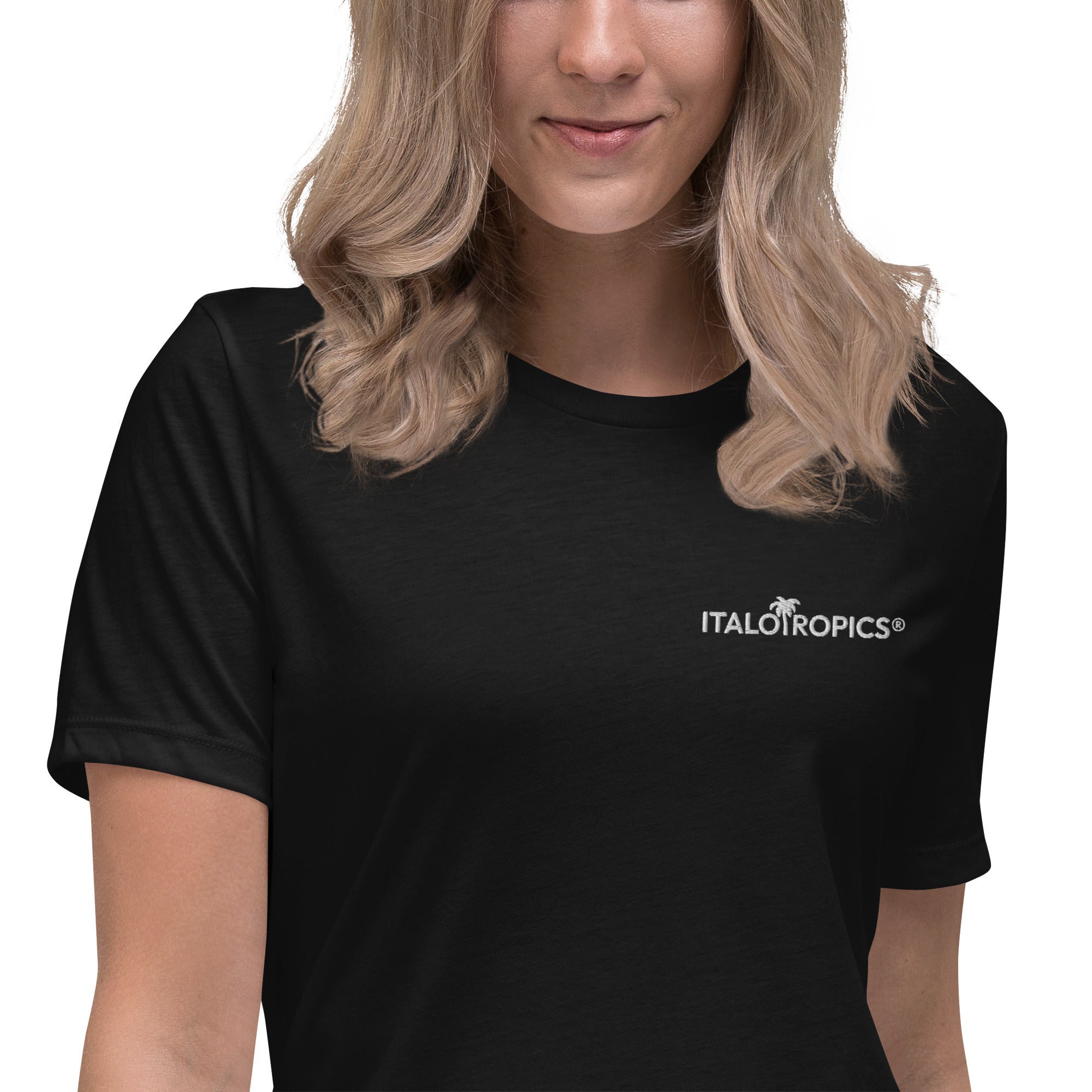 Termoli Paradise – Where even the sea needs a break | ItaloTropics® Woman T-Shirt- Embroidered Print